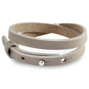 Smalle leren armband kleur acacia greige dubbel Smalle leren armband kleur acacia greige dubbel