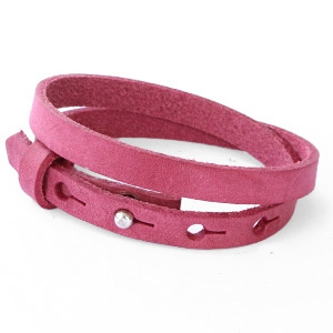 Smalle leren armband kleur rubine pink dubbel Smalle leren armband kleur rubine pink dubbel