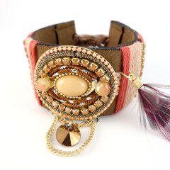 boho armband bruin rood veer